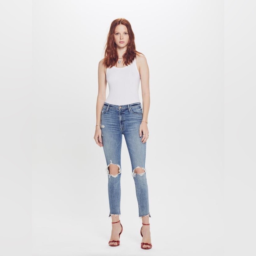 MOTHER - The Stunner Ankle Step Fray Jeans in Helter Skelter Size 28